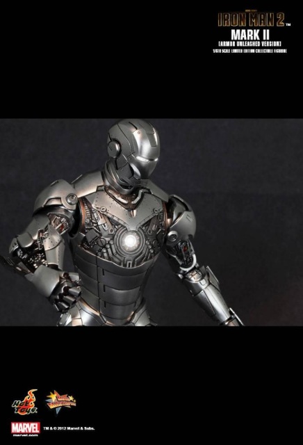Hot Toys: Iron Man 2 - Iron Man Mark II (2) Armor Unleashed Version